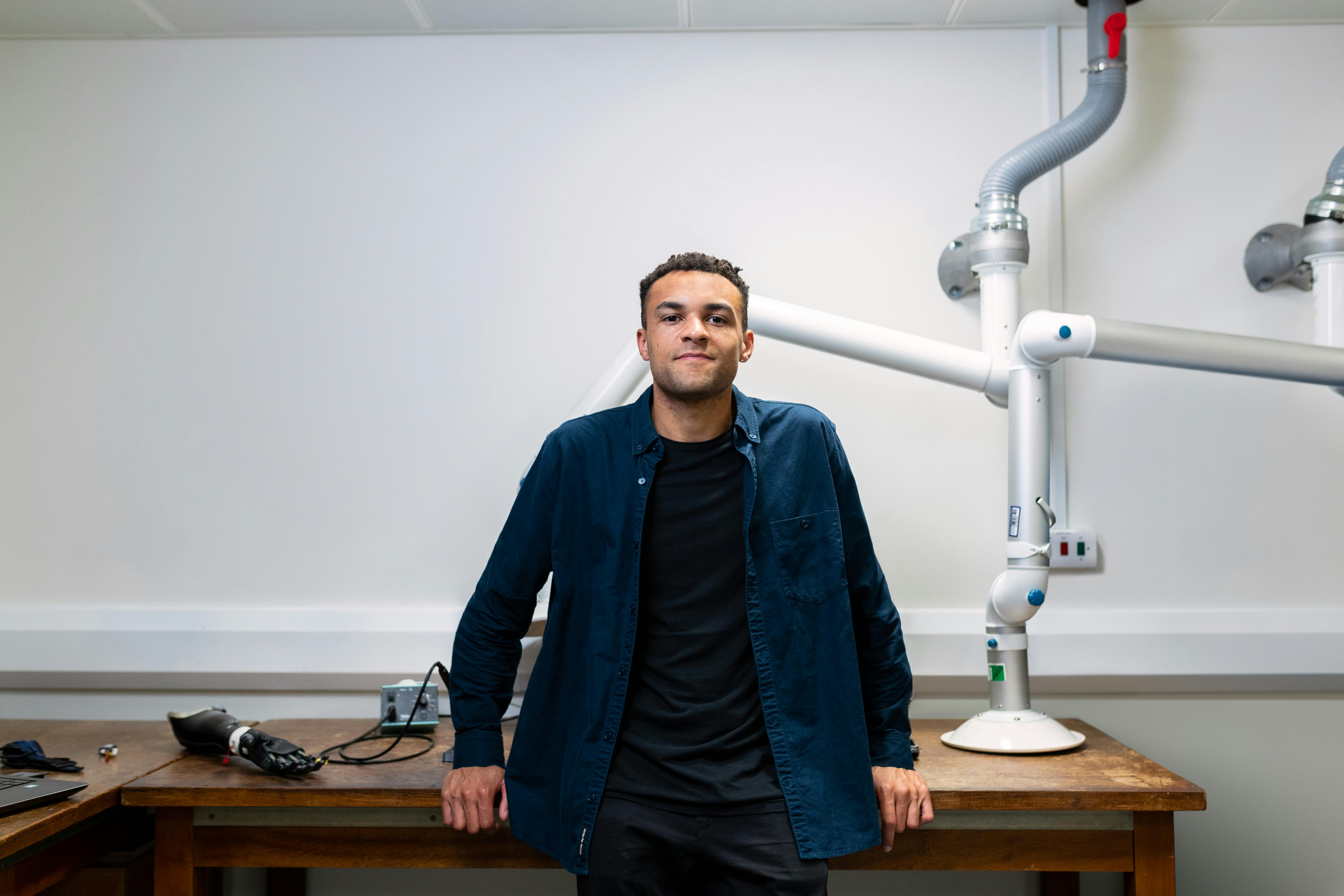 Third feature illustration demonstrating benefit